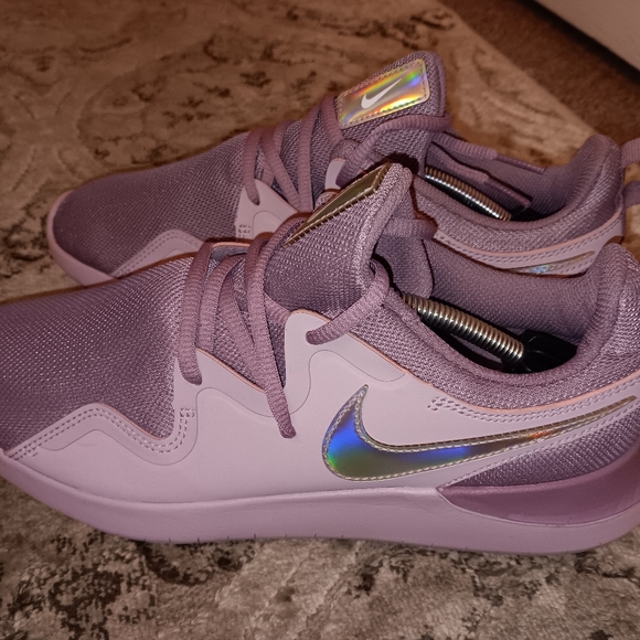 Women's Nike Tessen Running Shoes - Picture 5 of 8